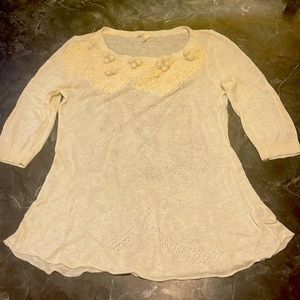 Beautiful details, size small Floreat top